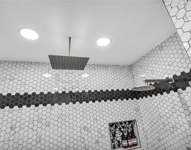 31 Lands End Lane - Photo Thumbnail 37