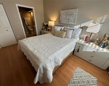 517 Woodstork Circle - Photo Thumbnail 16