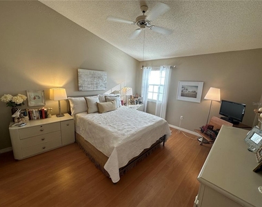 517 Woodstork Circle - Photo Thumbnail 13