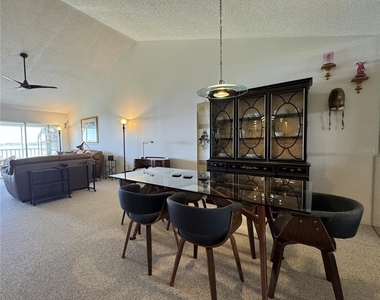 1155 Edgewater Circle - Photo Thumbnail 7