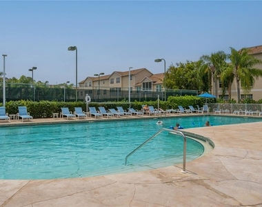 8370 Wingate Drive - Photo Thumbnail 17