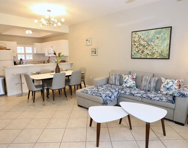 8370 Wingate Drive - Photo Thumbnail 6