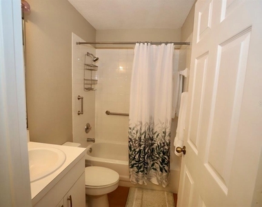8370 Wingate Drive - Photo Thumbnail 13