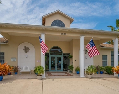 8370 Wingate Drive - Photo Thumbnail 15