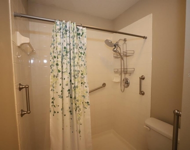 8370 Wingate Drive - Photo Thumbnail 11