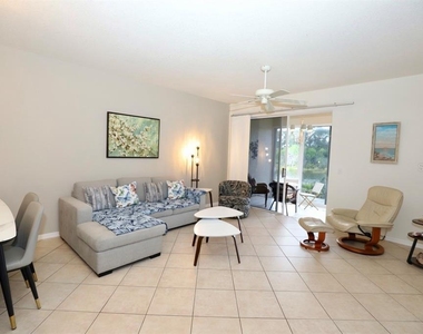 8370 Wingate Drive - Photo Thumbnail 7