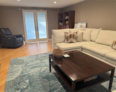 1323 Landings Drive - Photo Thumbnail 24