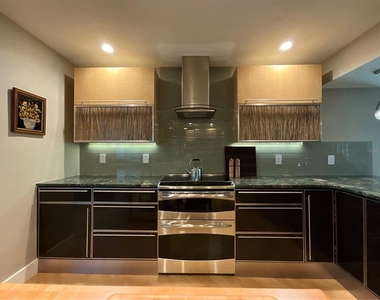 1323 Landings Drive - Photo Thumbnail 11