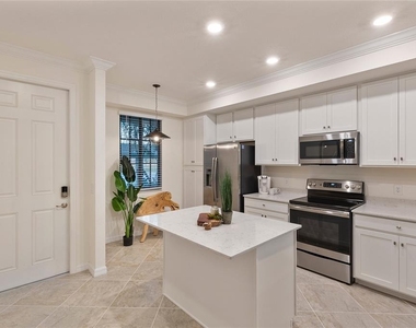17510 Gawthrop Drive - Photo Thumbnail 2