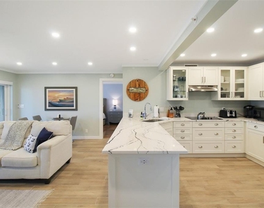 1335 Siesta Bayside Drive - Photo Thumbnail 4