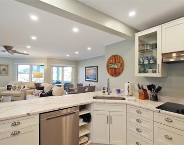 1335 Siesta Bayside Drive - Photo Thumbnail 10