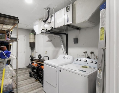 1127 De Leo Drive - Photo Thumbnail 31