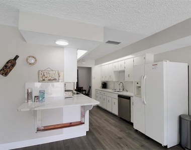 1127 De Leo Drive - Photo Thumbnail 11