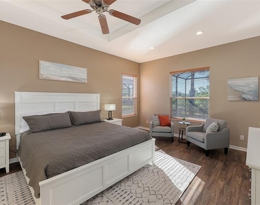 121 Savona Way - Photo Thumbnail 17