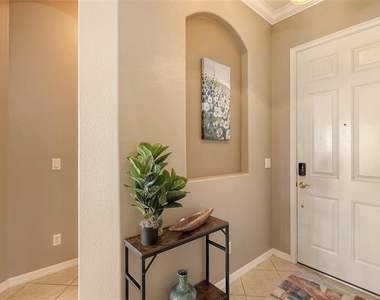 121 Savona Way - Photo Thumbnail 4