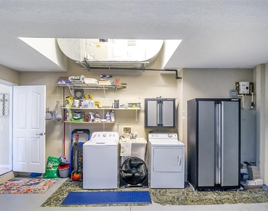 1465 Shields Street - Photo Thumbnail 10