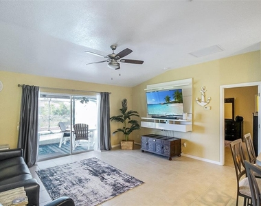 1465 Shields Street - Photo Thumbnail 12