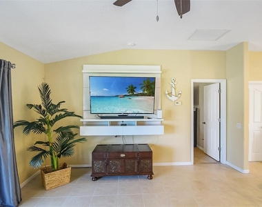 1465 Shields Street - Photo Thumbnail 15