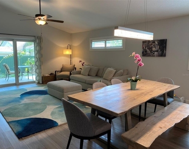 2933 Maiden Lane - Photo Thumbnail 6