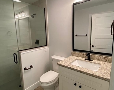2933 Maiden Lane - Photo Thumbnail 16