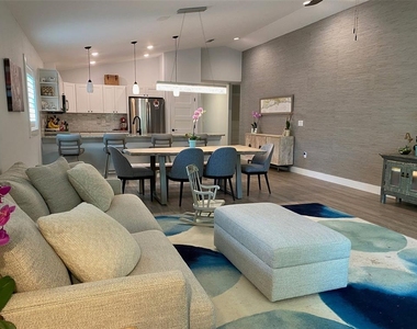 2933 Maiden Lane - Photo Thumbnail 9