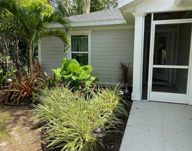 2933 Maiden Lane - Photo Thumbnail 31