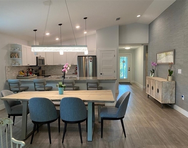 2933 Maiden Lane - Photo Thumbnail 2