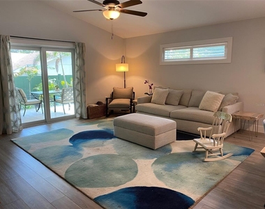 2933 Maiden Lane - Photo Thumbnail 3