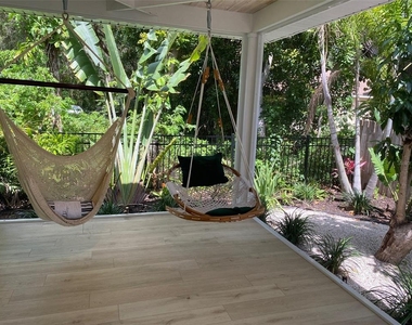 2933 Maiden Lane - Photo Thumbnail 30