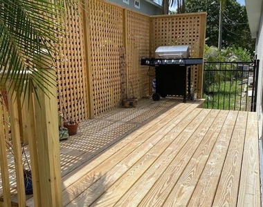 2933 Maiden Lane - Photo Thumbnail 28