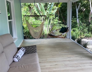 2933 Maiden Lane - Photo Thumbnail 24