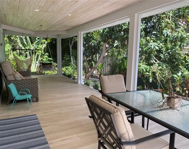 2933 Maiden Lane - Photo Thumbnail 27