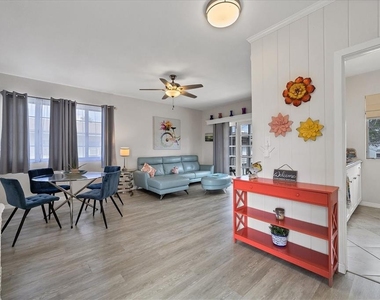 1901 Hyde Park Street - Photo Thumbnail 7