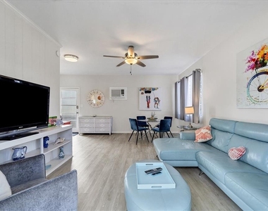 1901 Hyde Park Street - Photo Thumbnail 10