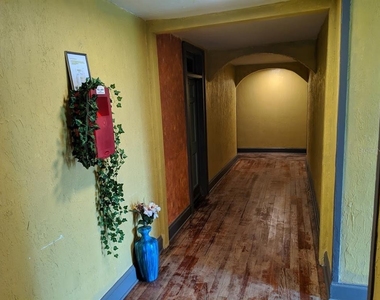401 Colonia Lane E - Photo Thumbnail 10