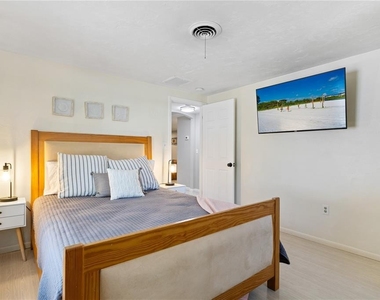 2365 Bay Street - Photo Thumbnail 28