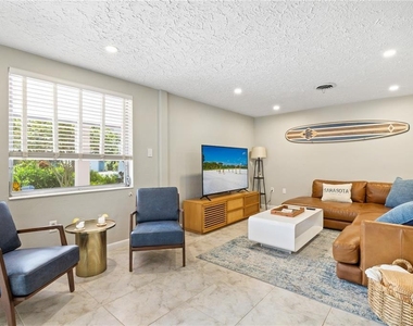 2365 Bay Street - Photo Thumbnail 13
