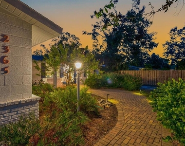 2365 Bay Street - Photo Thumbnail 90