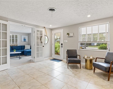 2365 Bay Street - Photo Thumbnail 3