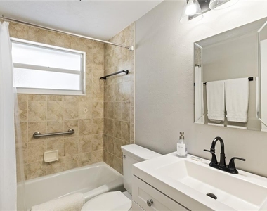 2365 Bay Street - Photo Thumbnail 29