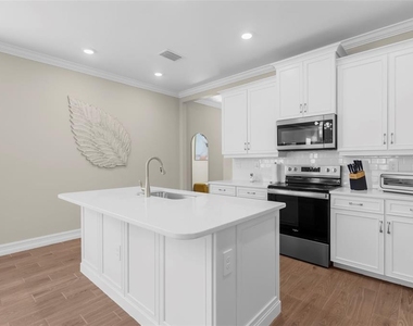 256 Teramo Way - Photo Thumbnail 11