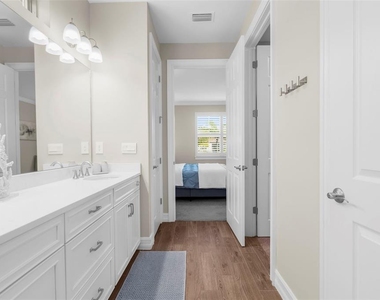 256 Teramo Way - Photo Thumbnail 17