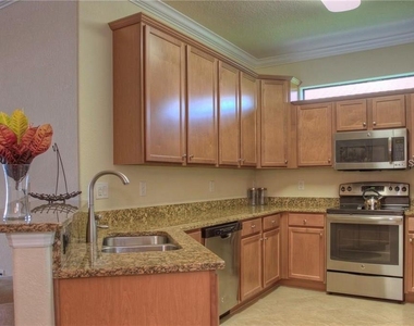 6627 Candlestick Drive - Photo Thumbnail 12