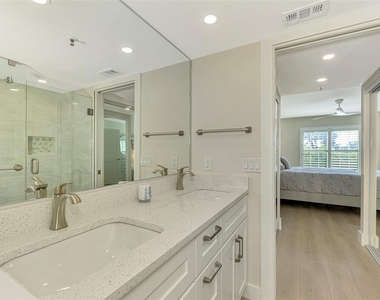 917 Wexford Boulevard - Photo Thumbnail 30