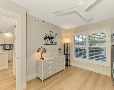 917 Wexford Boulevard - Photo Thumbnail 32