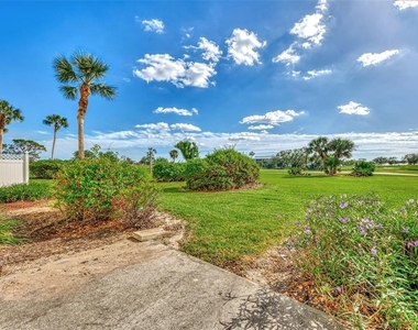 917 Wexford Boulevard - Photo Thumbnail 39