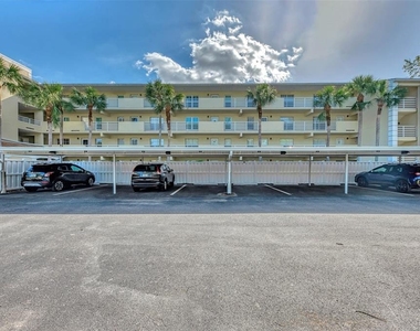 917 Wexford Boulevard - Photo Thumbnail 1