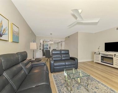 917 Wexford Boulevard - Photo Thumbnail 11