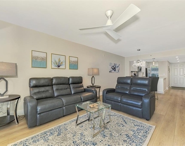 917 Wexford Boulevard - Photo Thumbnail 10