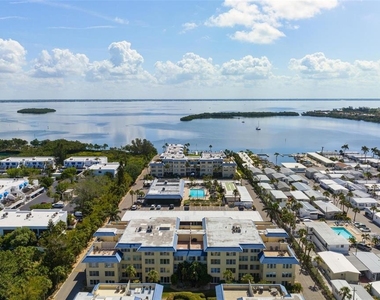 3806 Gulf Of Mexico Drive - Photo Thumbnail 5